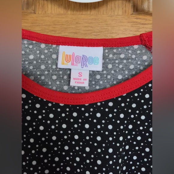 Small 3/4 Red Sleeve and White/black poka-dot Shirt - Picture 2 of 3